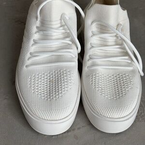 STEVE MADDEN  WHITE  SNEAKERS